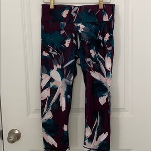 Fabletics power hold capris size small